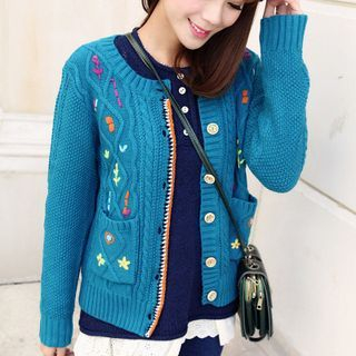 11.STREET Color Wood Buckle Sweater