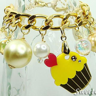Sweet & Co. Mini Gold-Yellow Cupcake Swarovski Crystal Charm Bracelet Gold - One Size