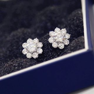 Love Generation Crystal Snowflake Earrings As Figure - One Size