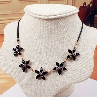 Seoul Young Rhinestone Flower Necklace