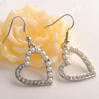Fit-to-Kill Pearl Heart Drop Earrings White - One Size