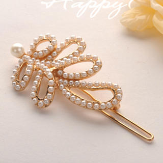 Fit-to-Kill Pearl Leaf Pin White - One Size