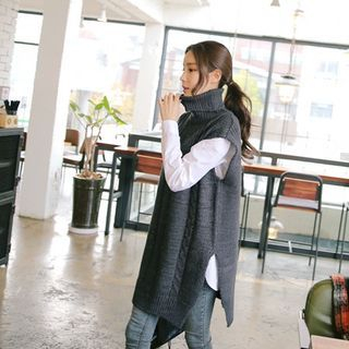 Cherryville Turtle-Neck Cable-Knit Long Vest