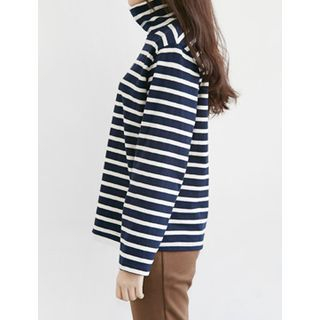 FROMBEGINNING Turtle-Neck Striped T-Shirt