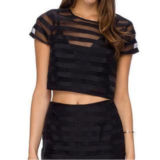 Richcoco Short-Sleeve Mesh Cropped Top