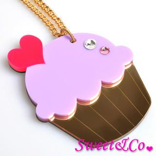 Sweet & Co. Sweet&Co. XL Mirror Purple Cupcake Gold Necklace Gold - One Size