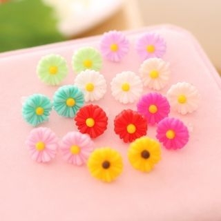 Seoul Young Flower Studs