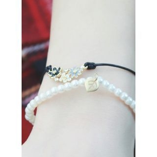 kitsch island Set: Faux-Pearl Bracelet + Flower Pendant Bracelet