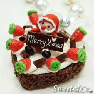 Sweet & Co. Sweet Santa Heart Chocolate Strawberry Cake Pearl Gold Necklace