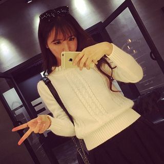 QZ Lady Ruffle Cable Knit Sweater