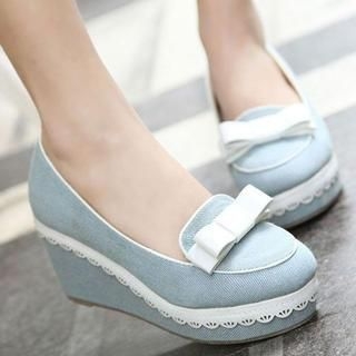 Pangmama Bow-Accent Denim Wedge Pumps