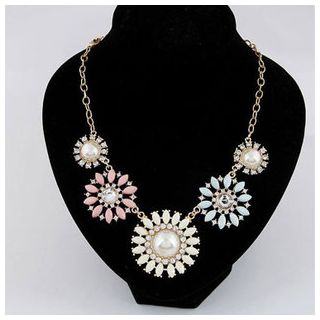 Cheermo Faux Pearl Flower Necklace