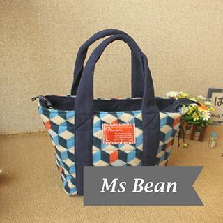 Ms Bean Fleece Cube Pattern Handbag