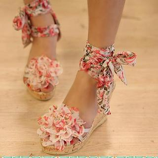Pangmama Corsage-Accent Ankle-Strap Wedge Sandals
