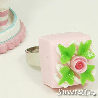 Sweet & Co. Pink Rose Chocolate Silver Ring