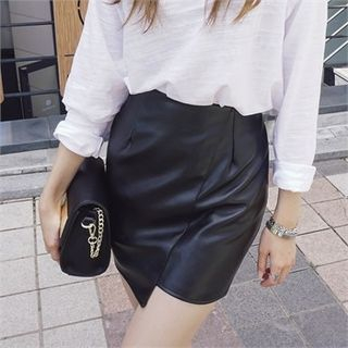 midnightCOCO Faux-Leather Asymmetric-Hem Skirt