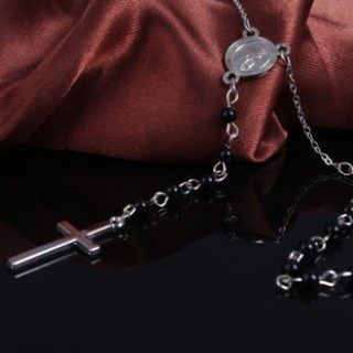 Seirios Cross Pendant Beaded Necklace