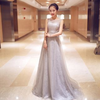 YACCA Sleeveless Lace Sheer Evening Gown