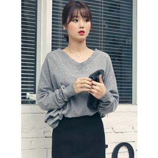 HOTPING V-Neck Bow-Back Knit Top