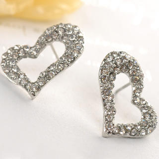 Fit-to-Kill Heart-shaped Earrings  Silver - One Size