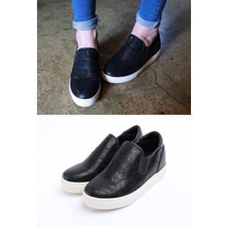 MOROCOCO Faux-Leather Slip-Ons