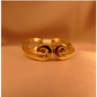 Nanazi Jewelry Swirl Ring