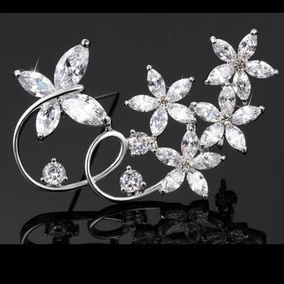 Dara Floral Rhinestone Brooch