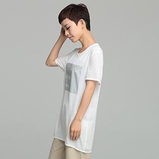 OnceFeel Short Sleeved Lettering Chiffon Top