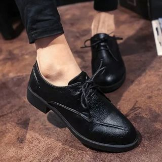 Wello Lace-Up Shoes