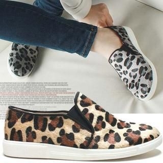 Reneve Leopard Pattern Slip-Ons