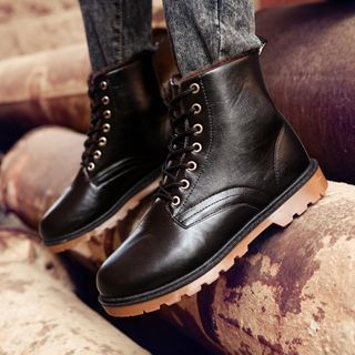 Chariot Lace-Up Chukka Boots