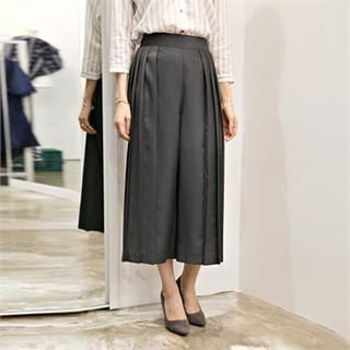 overlap Pleated Cropped Pants