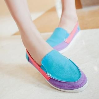 Pangmama Contrast-Color Slip-Ons