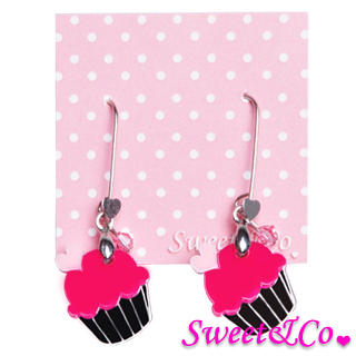 Sweet & Co. Sweet&Co Mini Silver Fuchsia Cupcake Crystal Earrings Silver - One Size