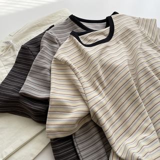 Short-Sleeve Round Neck Striped Tee