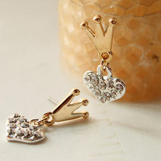 Fit-to-Kill Golden Crown with Heart Earrings Gold - One Size