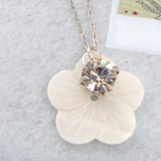 MyLittleThing Flower Shell Necklace