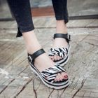 Platform Sandals Black - 38 от YesStyle.com INT Platform Sandals Black - 38 от YesStyle.com INT