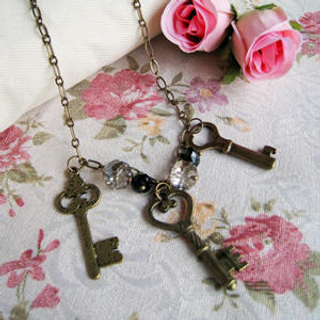 MyLittleThing Vinatge Princess Keys Crystal Necklace