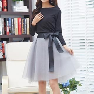 Romantica Set: Boat-Neck Top + Bow-Accent Tulle Skirt
