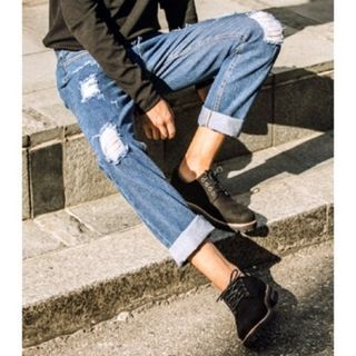 ABOKI Distressed Straight-Cut Jeans