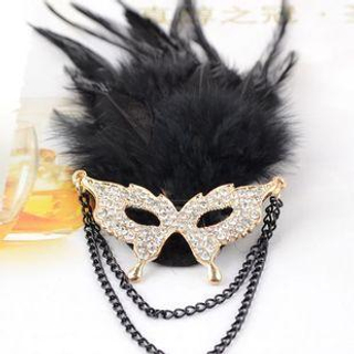 Trend Cool Rhinestone Party Mask Brooch
