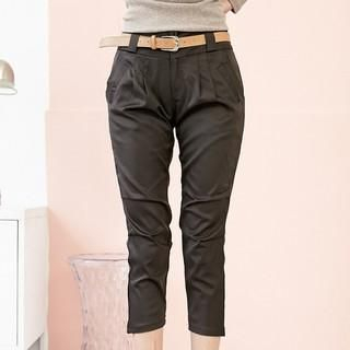 RingBear Pleated Cropped Pants With Belt