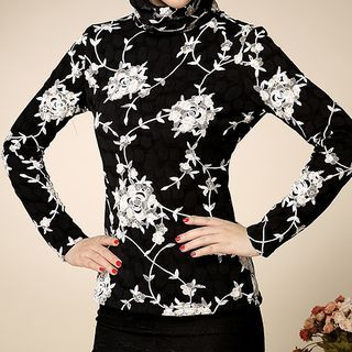 Sayumi Turtleneck Lace Fleece-lined Top