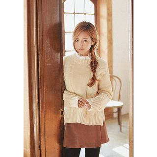 GOROKE Dip-Back Cable-Knit Sweater
