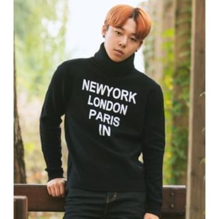 ABOKI Turtleneck Lettering Print Pullover