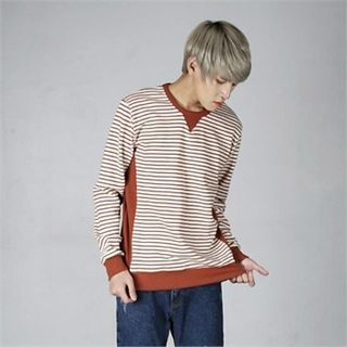 THE COVER Stripe-Pattern T-Shirt