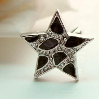 Fit-to-Kill Black Star Ring Black - One Size