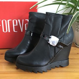 Edamame Wedge Ankle Boots