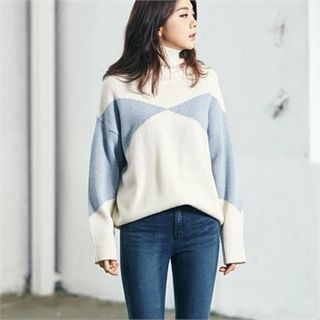 MAGJAY Lambswool Blend Two-Tone Knit Top